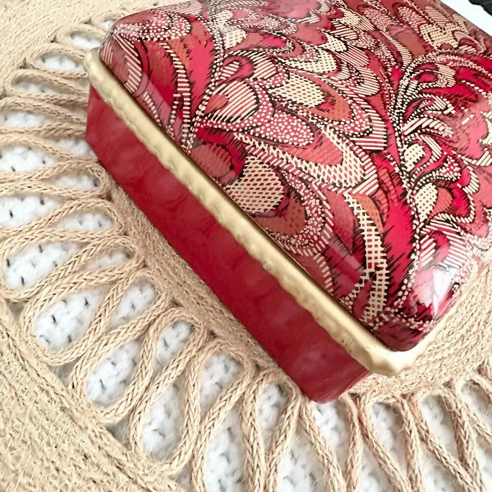 Elizabeth Arden Red Ceramic Plumberry Spice NOS Trinket Box Soaps Beads Set